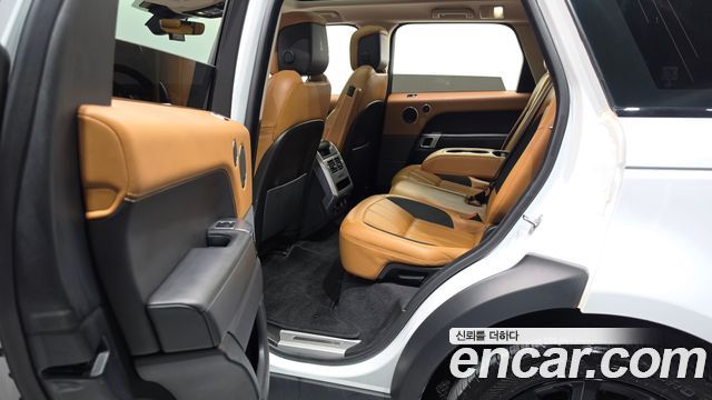 Land Rover Range Rover Sport 2018 — photo 16