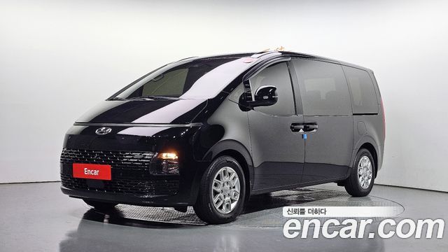 Hyundai Staria 2022 — photo 1