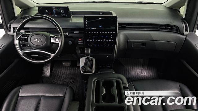 Hyundai Staria 2022 — photo 10