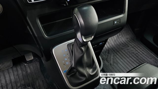 Hyundai Staria 2022 — photo 12