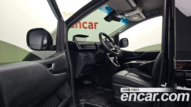 Hyundai Staria 2022 — photo 13