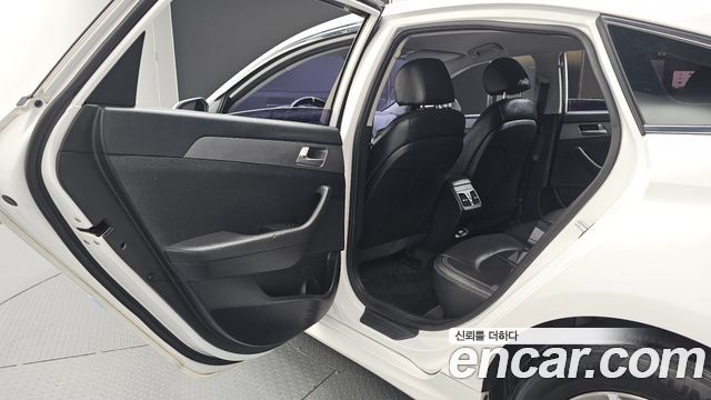 Hyundai Sonata 2019 — photo 18