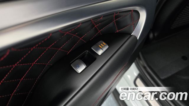 Genesis G70 2020 — photo 28