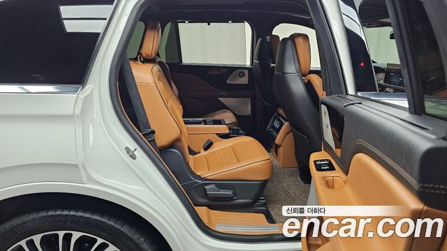Lincoln Aviator 2021 — photo 17