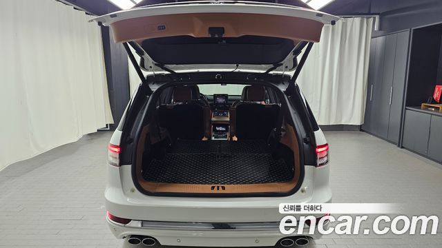 Lincoln Aviator 2021 — photo 23