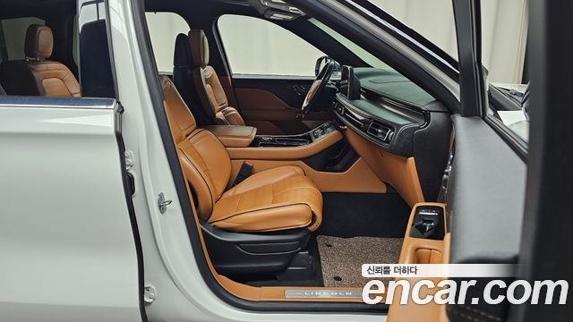 Lincoln Aviator 2021 — photo 16