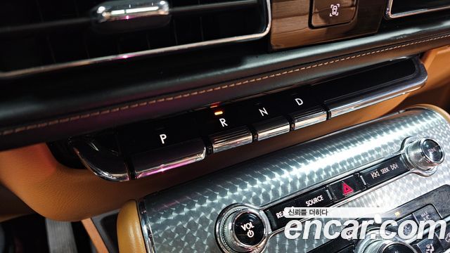 Lincoln Aviator 2021 — photo 27