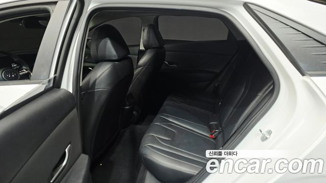 Hyundai AVANTE 2021 — photo 11