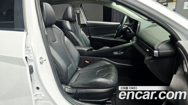 Hyundai AVANTE 2021 — photo 12