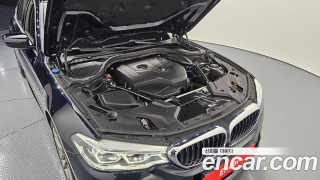 BMW 5-Series 2018 — photo 6