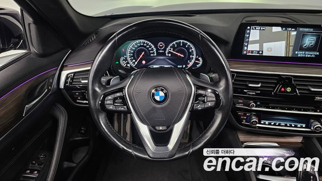 BMW 5-Series 2018 — photo 19