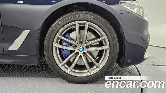 BMW 5-Series 2018 — photo 7
