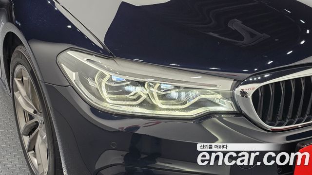 BMW 5-Series 2018 — photo 8