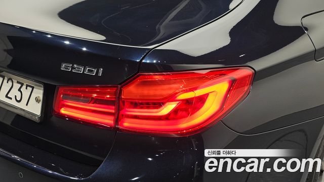 BMW 5-Series 2018 — photo 9