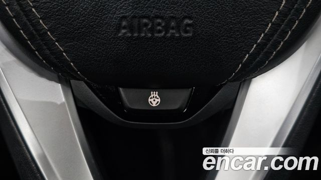BMW 5-Series 2018 — photo 30