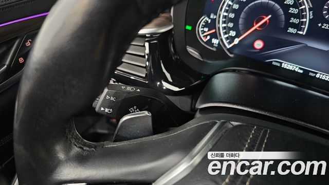 BMW 5-Series 2018 — photo 35