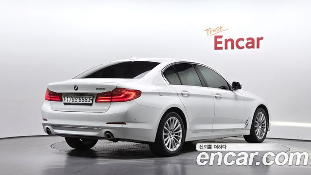 BMW 5-Series 2020 — photo 2