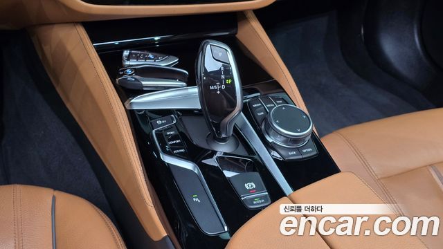 BMW 5-Series 2020 — photo 9