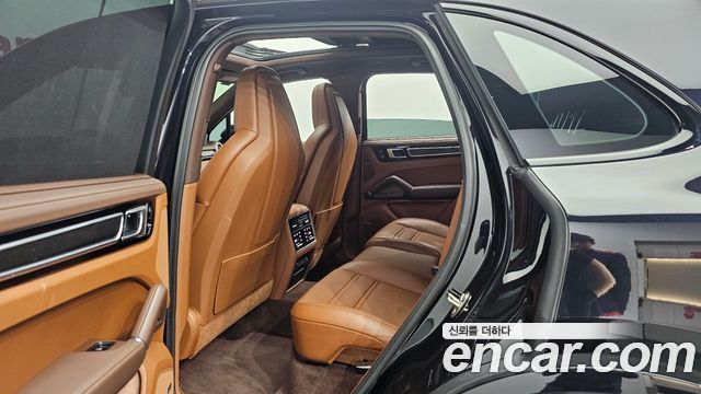 Porsche Cayenne 2019 — photo 18