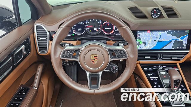 Porsche Cayenne 2019 — photo 19
