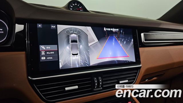Porsche Cayenne 2019 — photo 21
