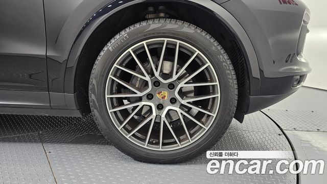 Porsche Cayenne 2019 — photo 7