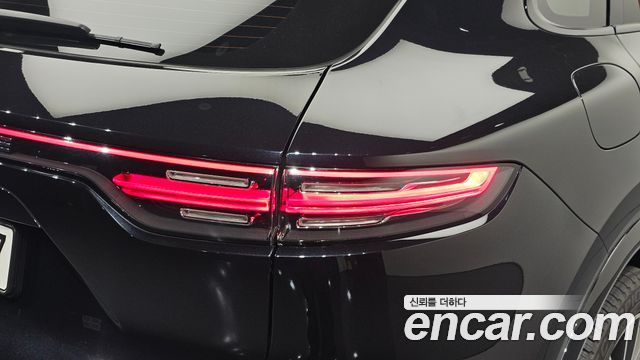 Porsche Cayenne 2019 — photo 9
