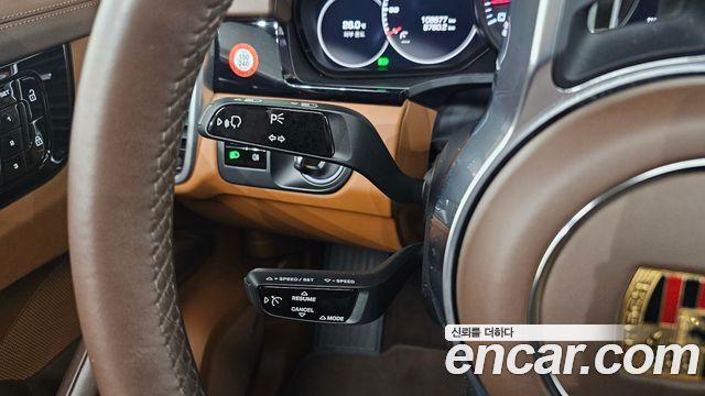 Porsche Cayenne 2019 — photo 28