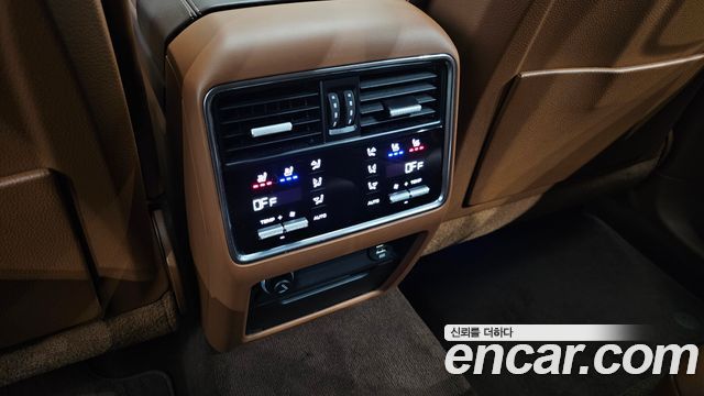 Porsche Cayenne 2019 — photo 33