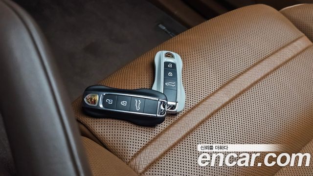 Porsche Cayenne 2019 — photo 35