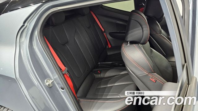 Hyundai Veloster 2018 — photo 17
