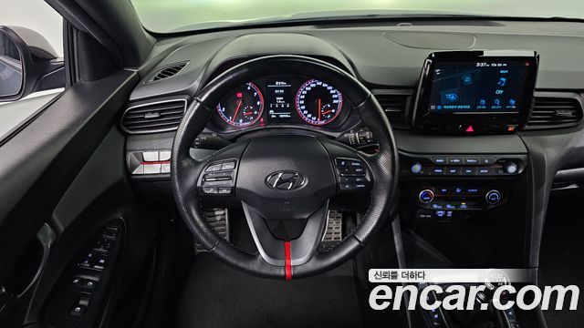 Hyundai Veloster 2018 — photo 19
