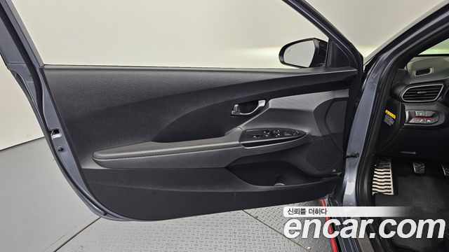 Hyundai Veloster 2018 — photo 14
