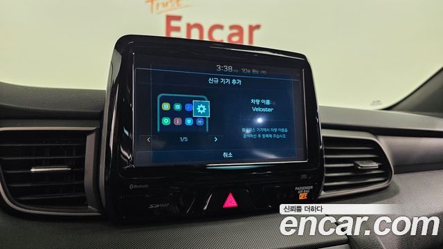 Hyundai Veloster 2018 — photo 28