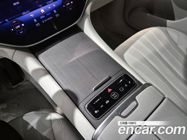 Mercedes-Benz EQE 2026 — photo 19