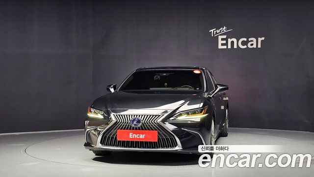 Lexus ES 2021 — photo 3