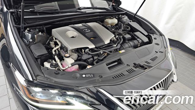Lexus ES 2021 — photo 6