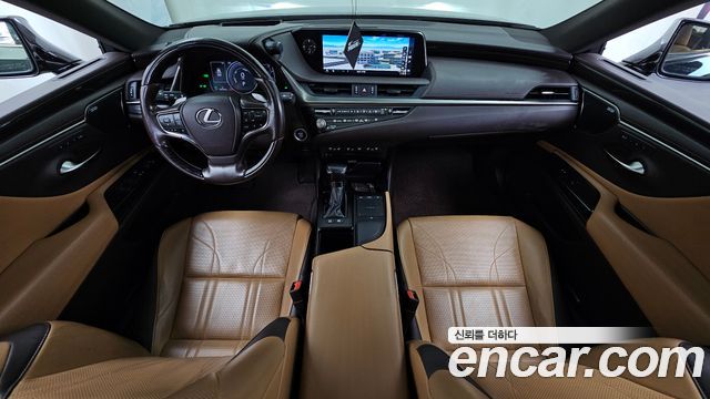 Lexus ES 2021 — photo 7