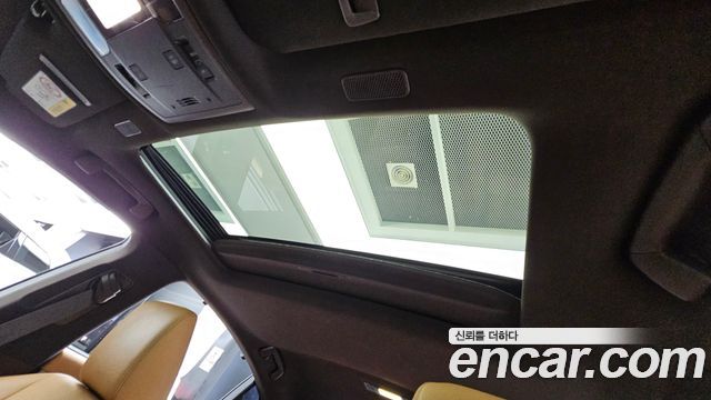 Lexus ES 2021 — photo 18