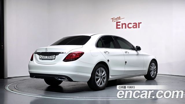 Mercedes-Benz C-Class 2019 — photo 2