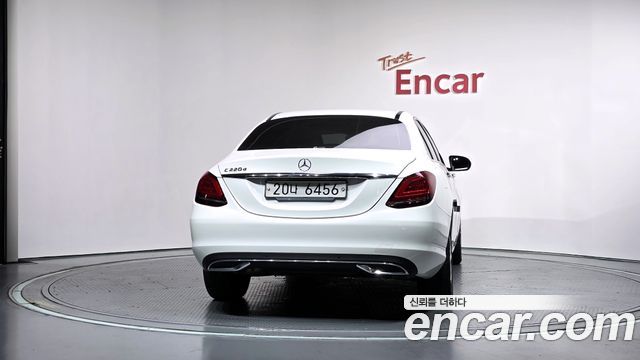 Mercedes-Benz C-Class 2019 — photo 4