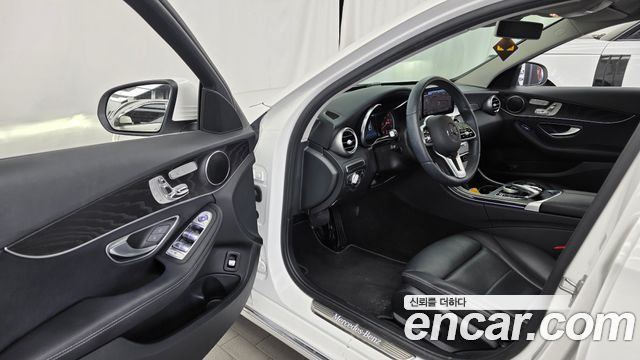 Mercedes-Benz C-Class 2019 — photo 13