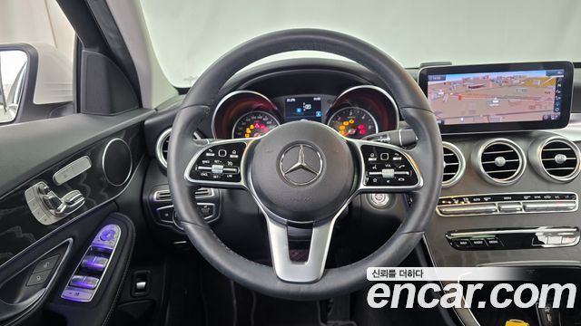 Mercedes-Benz C-Class 2019 — photo 18