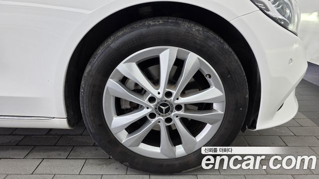 Mercedes-Benz C-Class 2019 — photo 7
