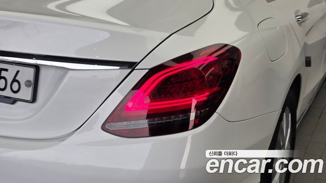 Mercedes-Benz C-Class 2019 — photo 9