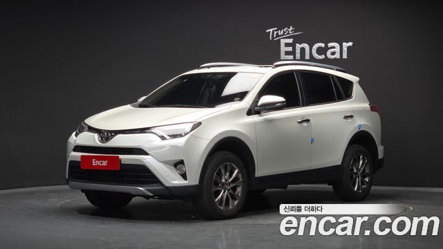 Toyota RAV4 2018 — photo 1
