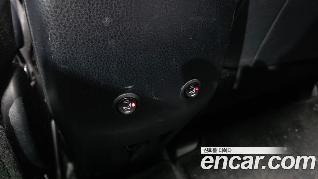 Toyota RAV4 2018 — photo 17