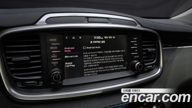 Kia Sorento 2018 — photo 22