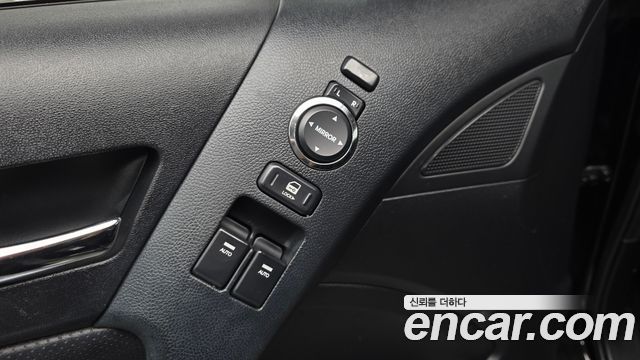 Hyundai Genesis 2010 — photo 25