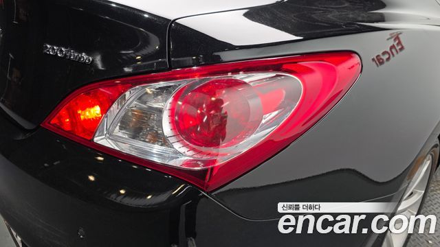 Hyundai Genesis 2010 — photo 9